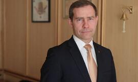 Ragina Vytautą Grubliauską viešai paneigti gandus