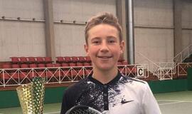 Baigėsi teniso sezonas Edui Butvilui