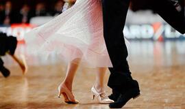 Gineso rekordas: valso ritmu sukosi 1 598 poros