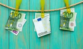 Parlamentarų padėjėjai „į rankas“ uždirbs 100 € daugiau