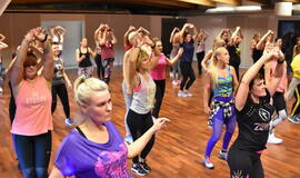 Klaipėdietės žiemą pasitiko zumbos ritmais