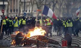 Prancūzijos premjeras žada atkurti nacionalinę vienybę