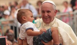 Šiemetiniai Nacionaliniai maldos pusryčiai prasidės popiežiaus Pranciškaus Vilniuje išsakytu raginimu