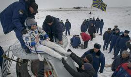 Trys astronautai saugiai grįžo į Žemę iš TKS