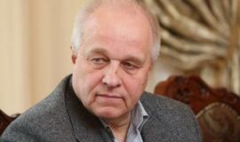 Esame paskendę simboliuose