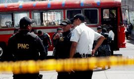 Gvatemala: per sprogimą prie autobuso nukentėjo septyni žmonės