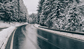 Kelininkai perspėja: naktį gali formuotis plikledis