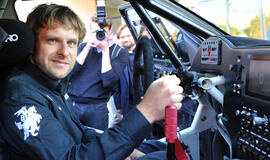 Lenktynininkas B. Vanagas trečiajame Dakaro ralio etape - 10-as, V. Žala - 13-as, A. Gelažninkas perrašė Lietuvos istoriją