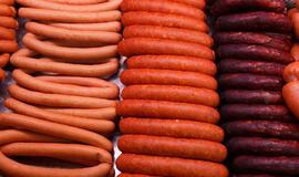 Realizuota daugiau nei 34 t neaiškios kilmės dešrelių