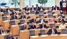 Seimas siūlo skatinti ne tik pinigais