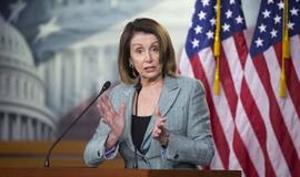 Monolitas drumsto vandens pelkės centre