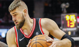 Jonas Valančiūnas pagerino atkovotų kamuolių rekordą tarp lietuvių NBA