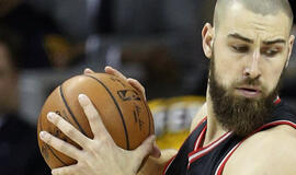 Jonas Valančiūnas prie „Grizzlies“ pergalės prisidėjo dvigubu dubliu