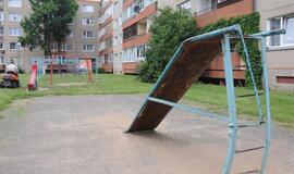 Nuspręsta remontuoti senas vaikų žaidimo aikšteles
