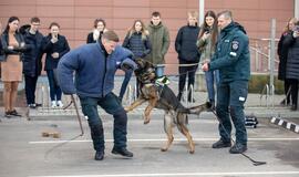 Atvirų durų diena policijoje vėl sukvietė būrius moksleivių