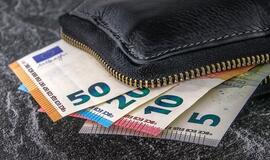 „Sodra“ išmokėjo priemokas vaikus prižiūrintiems tėvams