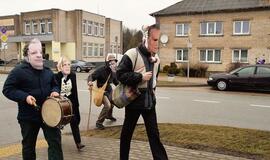 Varniuose kandidatai rinko aukas ir parašus