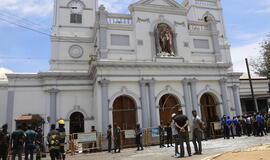 Aukų skaičius po sprogimų Šri Lankoje perkopė 100