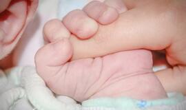 Japonija: kūdikis, kuris gimė sverdamas tik 258 gramus, išrašomas iš ligoninės