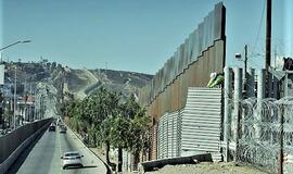 Meksikos ministras: JAV neuždarys sienos