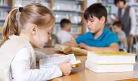 "Mokykliniai vadovėliai moko lyčių stereotipų"