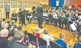 Pasirodė jungtinis tarptautinis pučiamųjų instrumentų orkestras