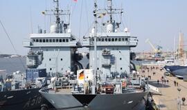 Nato laivų lankytojai