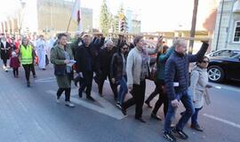 Nešė kryžių dėl šeimų gerovės