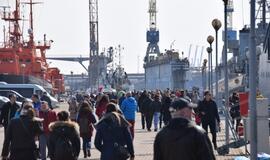 Nato laivų lankytojai