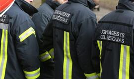 Iš gaisro grįžtantys ugniagesiai suteikė pirmąją pagalbą užspringusiam vaikui