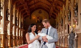 Parodė visuomenei savo naujagimį sūnų