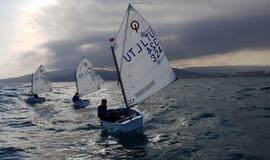 Įveikę Viduržemio bangas buriuotojai startuoja Lenkijoje