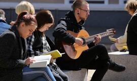 Klaipėdos jaunimas skaito knygas