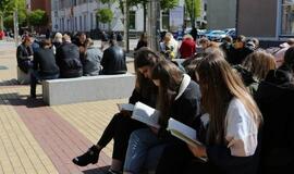 Klaipėdos jaunimas skaito knygas