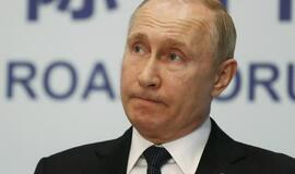 Vis mažiau rusų pasitiki V.Putinu