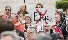 Australijoje aktyvistai protestuoja prieš įsigaliosiantį eutanazijos įstatymą