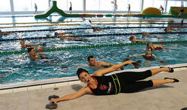 Lieknėk su Klaipėdos baseinu: vandens aerobika - saugus ir efektyvus sportas