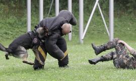 Nelegalai dreba prieš šiuos pareigūnus