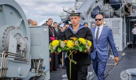 Jūra sužydėjo gėlėmis – pagerbti žuvusieji