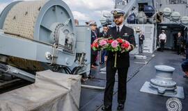 Jūra sužydėjo gėlėmis – pagerbti žuvusieji