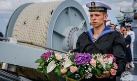 Jūra sužydėjo gėlėmis – pagerbti žuvusieji