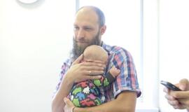 Tėvai parodė rekordinio svorio berniuką