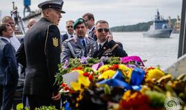 Jūra sužydėjo gėlėmis – pagerbti žuvusieji