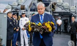 Jūra sužydėjo gėlėmis – pagerbti žuvusieji