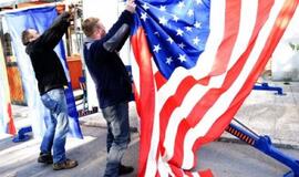 Tarp dėdės Semo ir komunizmo šmėklos