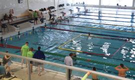 Tradicines imtynes išstumia kova po vandeniu