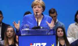 A.Merkel savo migracijos politikos nesigaili