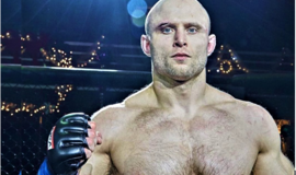 Dėl vietos UFC kovojantis lietuvis lemiamoje kovoje „užsmaugė“ amerikietį