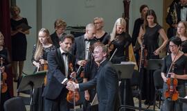 Klaipėdoje liejosi lūpinės armonikėlės trelės