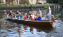 Dovana vaikučiams - po Danės upę vikingų valtimis